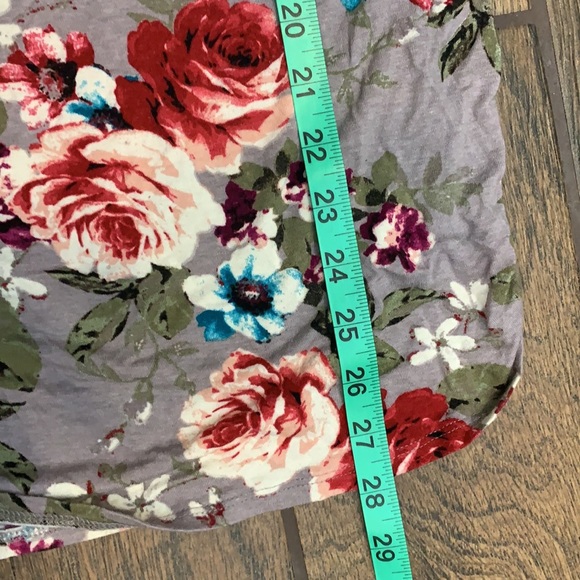 Like new! Eyelash Tunic Floral Top - Picture 7 of 7